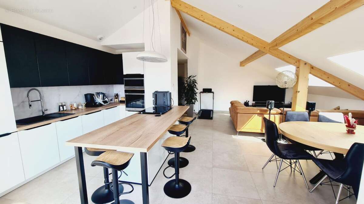 Appartement à DOUVAINE