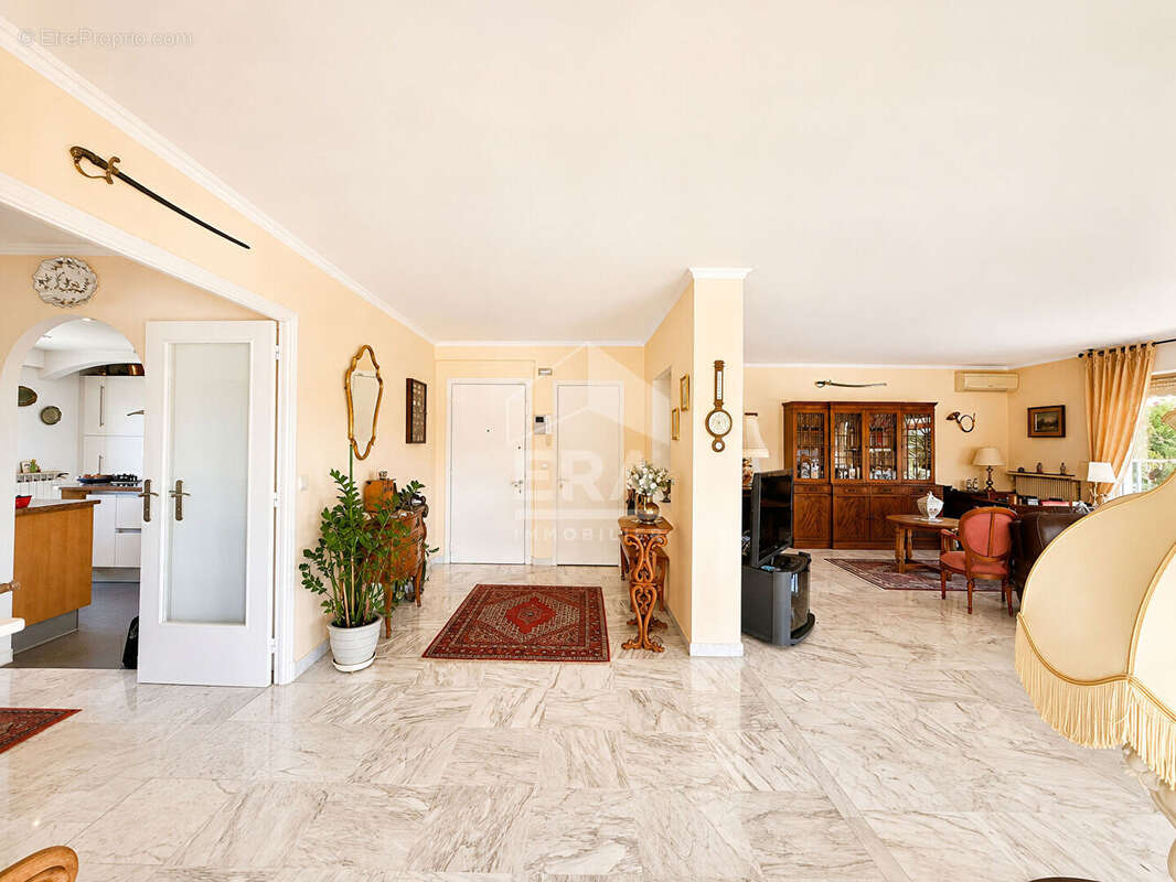 Appartement à LE CANNET