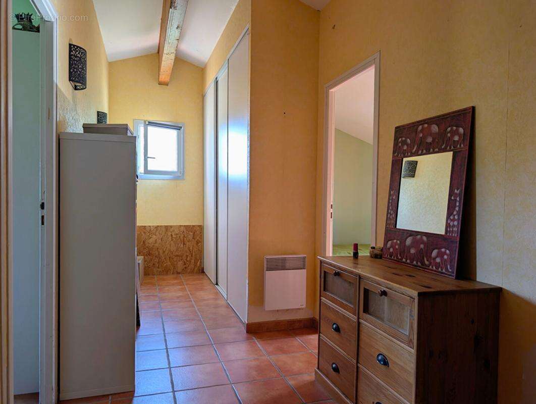 Maison de 165 m² habitables avec 4 chambres sur terrain de 1,5 hectare - photo 11