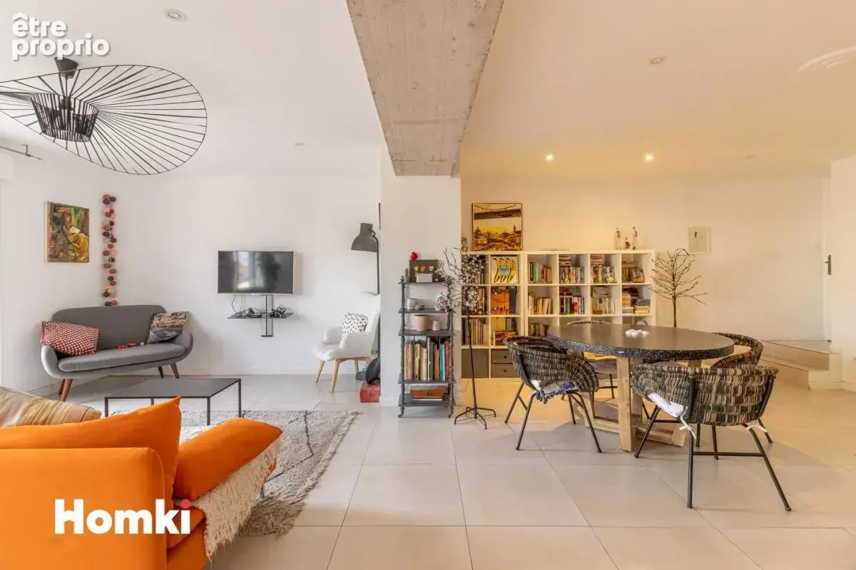 Appartement T3 de 90 m² à Marseille 13007 - photo 5