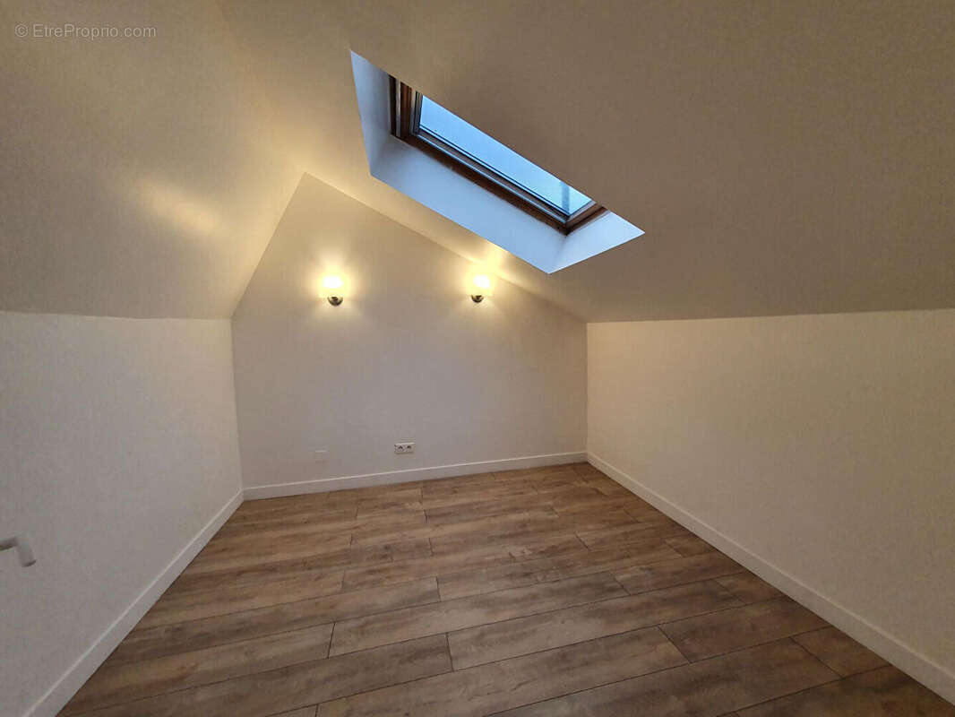 Loft St Quentin 5 pièce(s) 155 m2 - photo 10