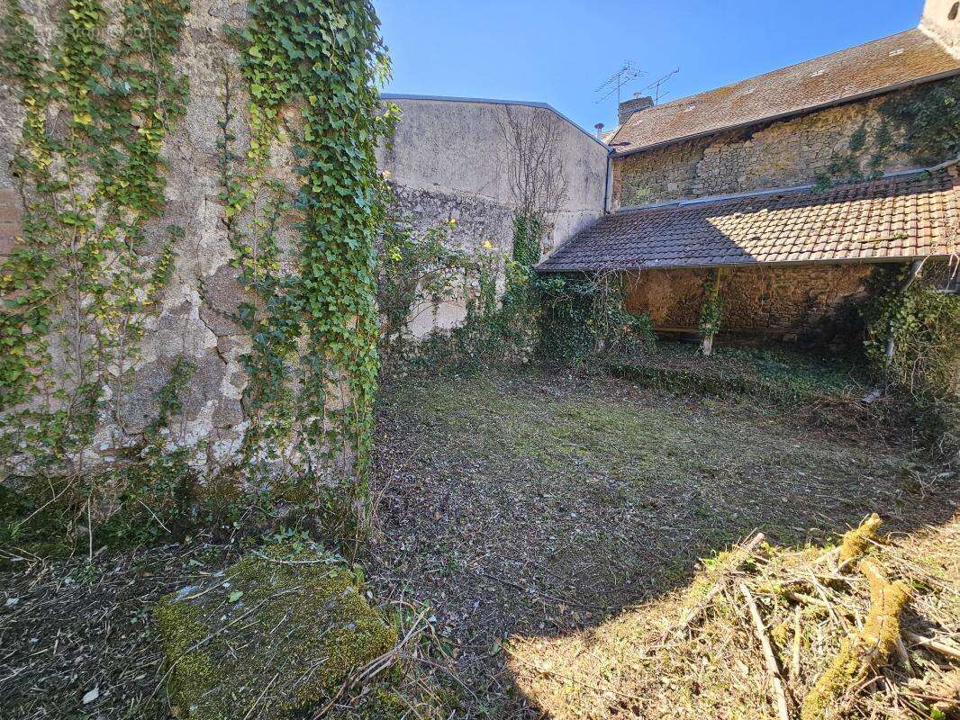 Maison à SAINT-VAURY