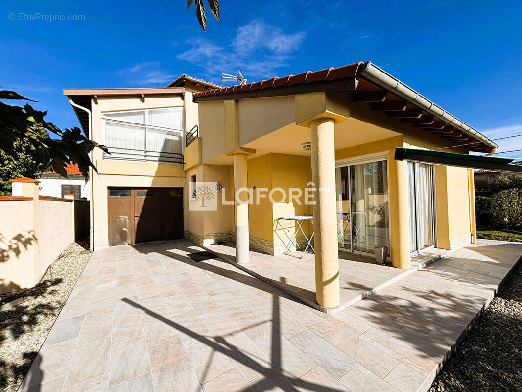 Maison à SAINT-JEAN-DU-FALGA