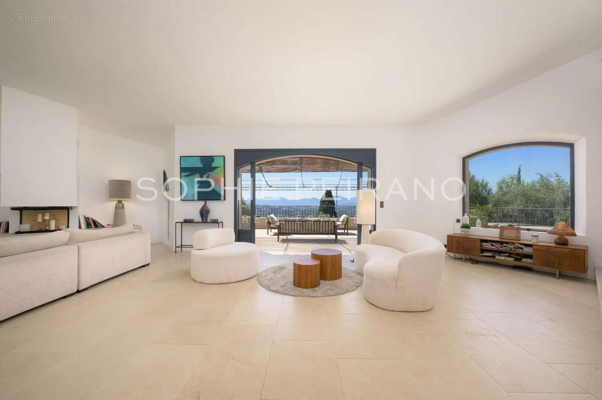Maison à MOUGINS