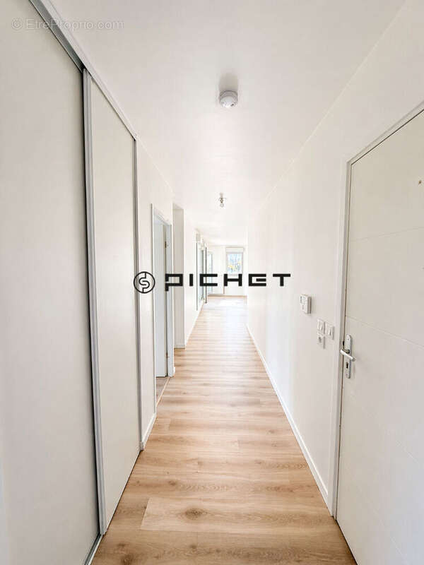 Appartement à BREUILLET