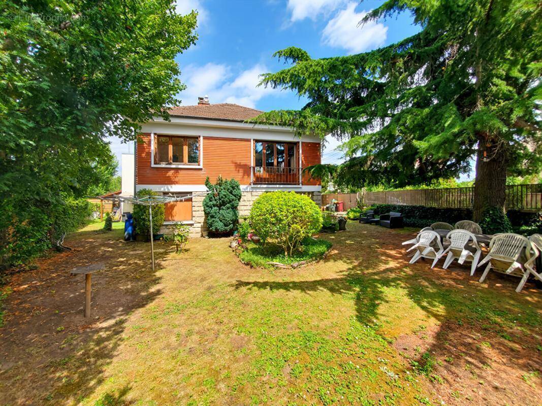 Maison à BROU-SUR-CHANTEREINE