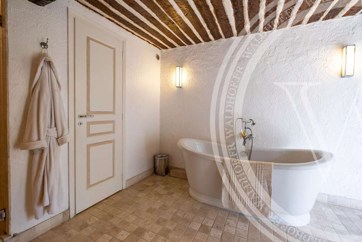 Maison à MOUANS-SARTOUX