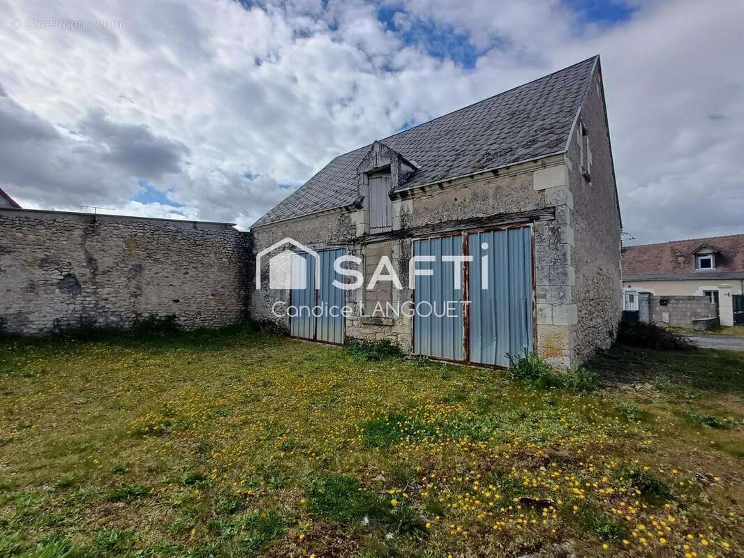 Photo 7 - Parking à SUBLAINES