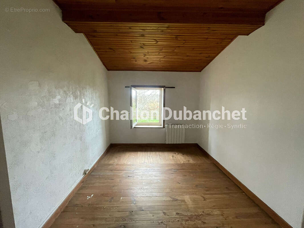 Maison à SAINT-DENIS-DE-CABANNE