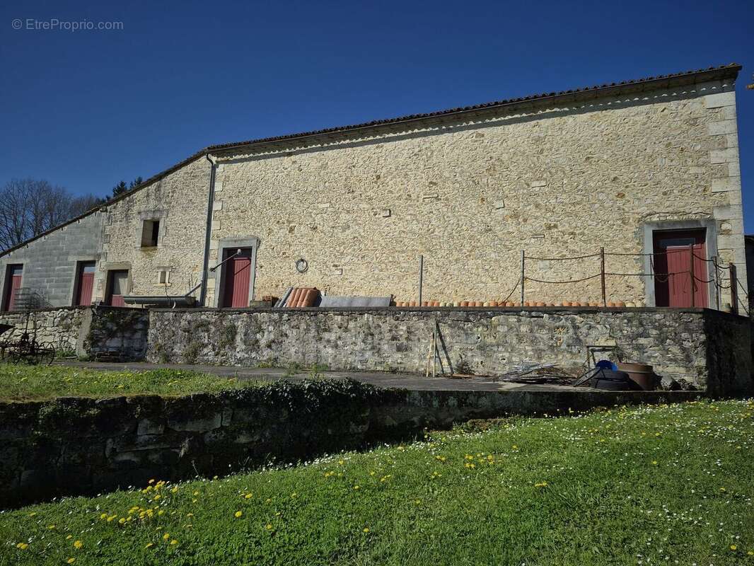 20260319110739 - Maison à CHAZELLES