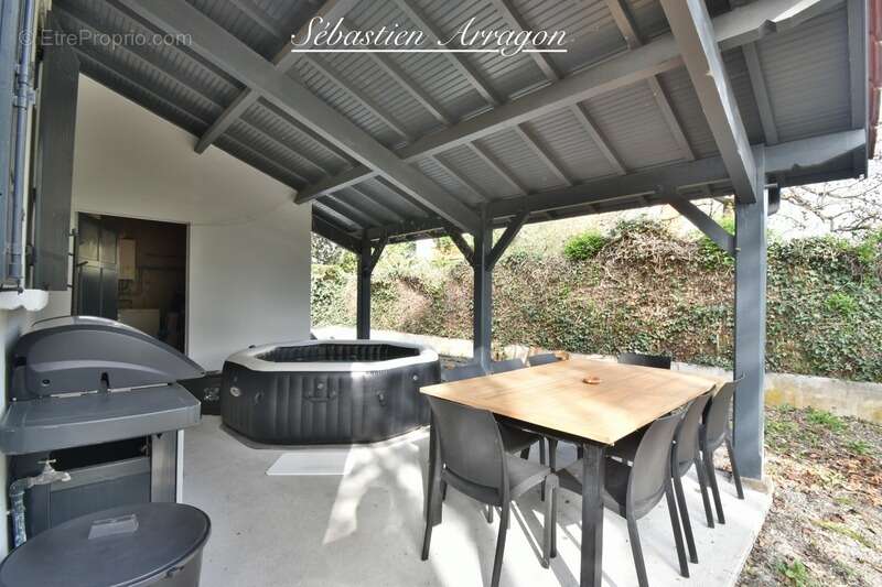 Maison plain-pied à vendre à Villeneuve-sur-Lot (47)– Maison rénovée avec jardin, proche commerces, idéale retraité ou couple - photo 5