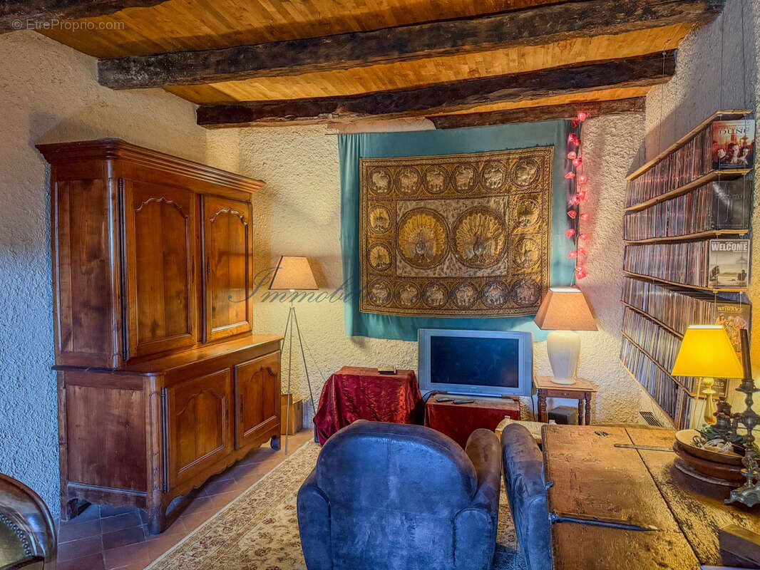 Maison à NEUVIC