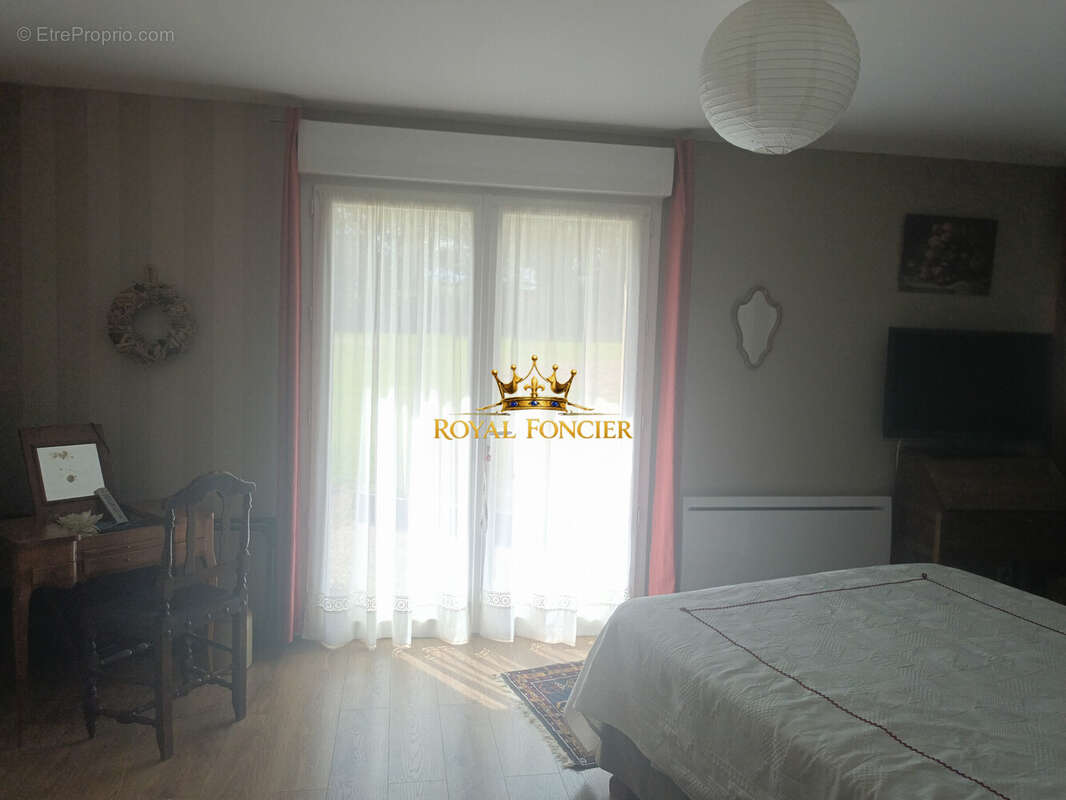 Maison 187 m² à Chatellerault  - photo 7