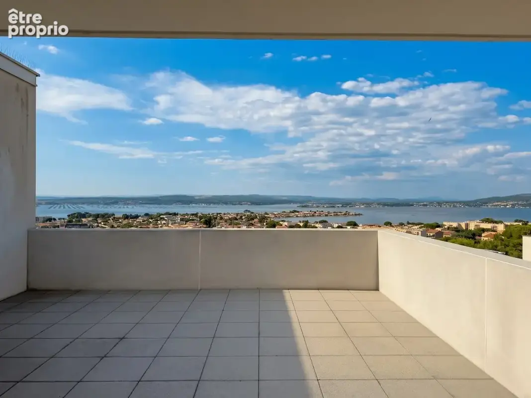 Appartement T3 64 m² + 35 m² de terrasse et vue panoramique... - photo 2
