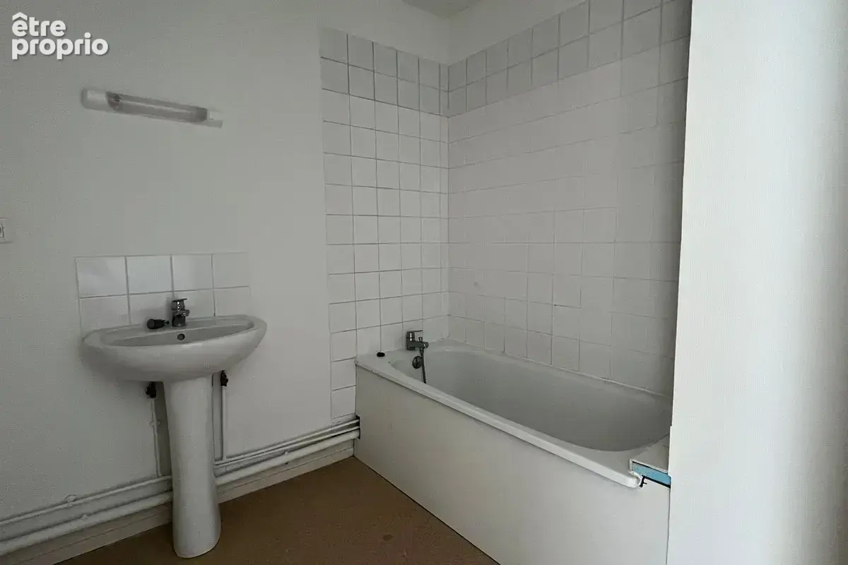 Amboise - Appartement T3 - photo 7