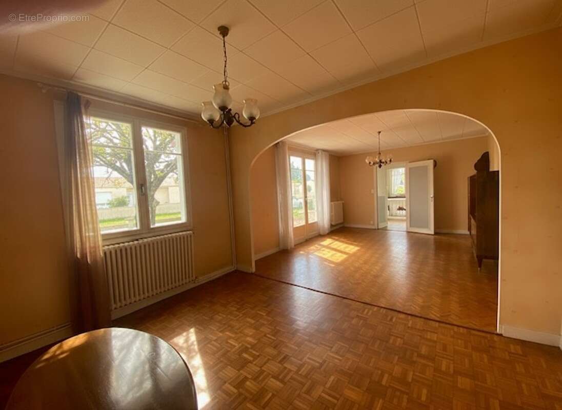 AVANT - Maison à VERNOUX-EN-GATINE