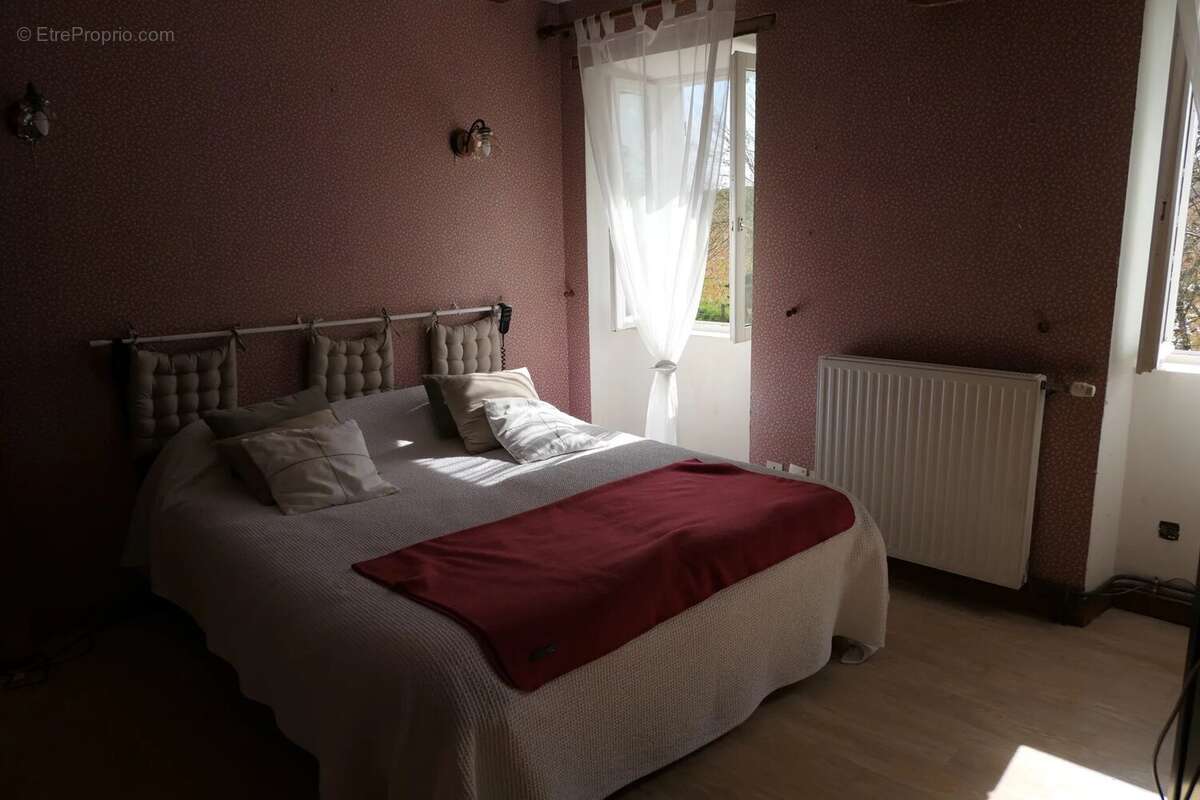 Maison à SAINT-JULIA