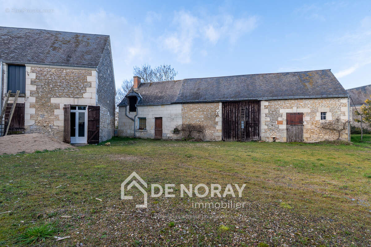 Deux maison, 260m2 et 90m2, dépendances terrain clos de 7500m2 - photo 14