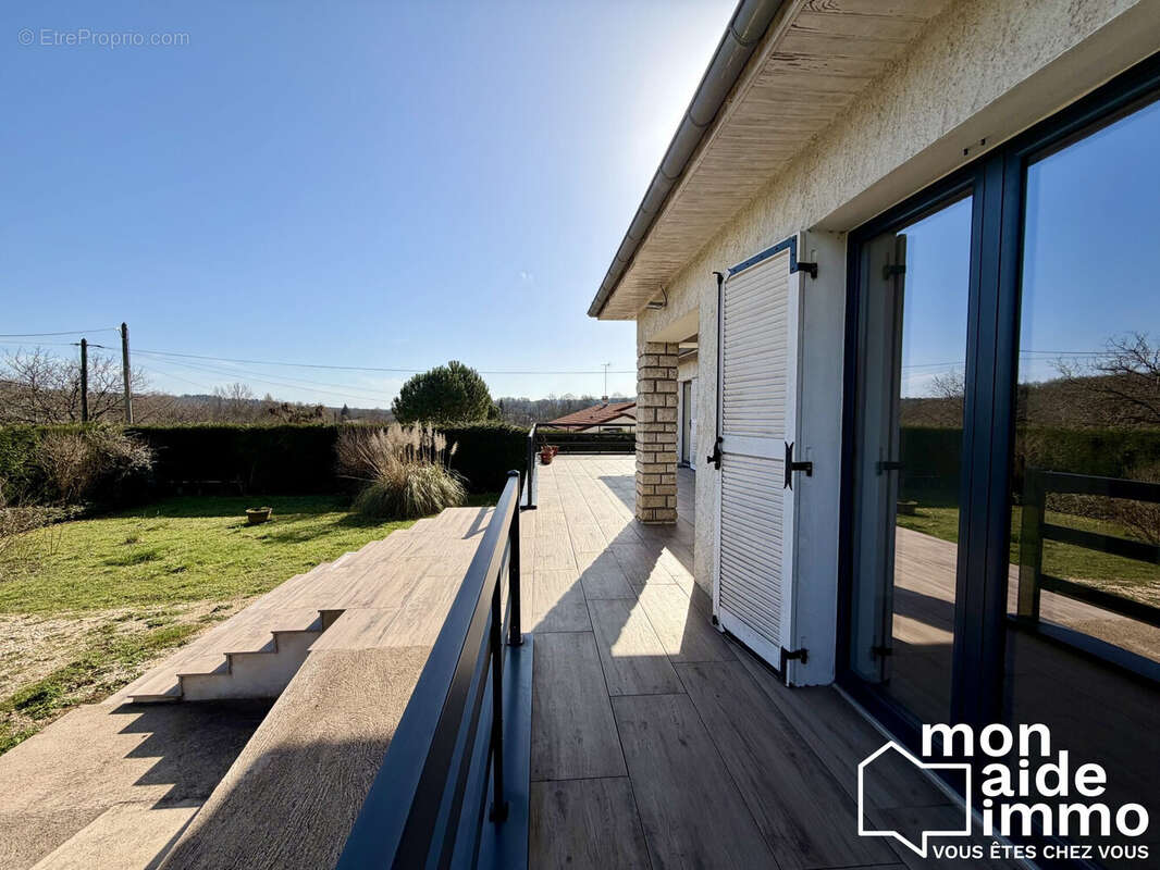 Maison à CORGNAC-SUR-L'ISLE