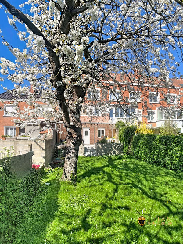  Maison familiale 4 chambres, jardin et garage - Petite-Synthe - Titan Immobilier - Maison à DUNKERQUE