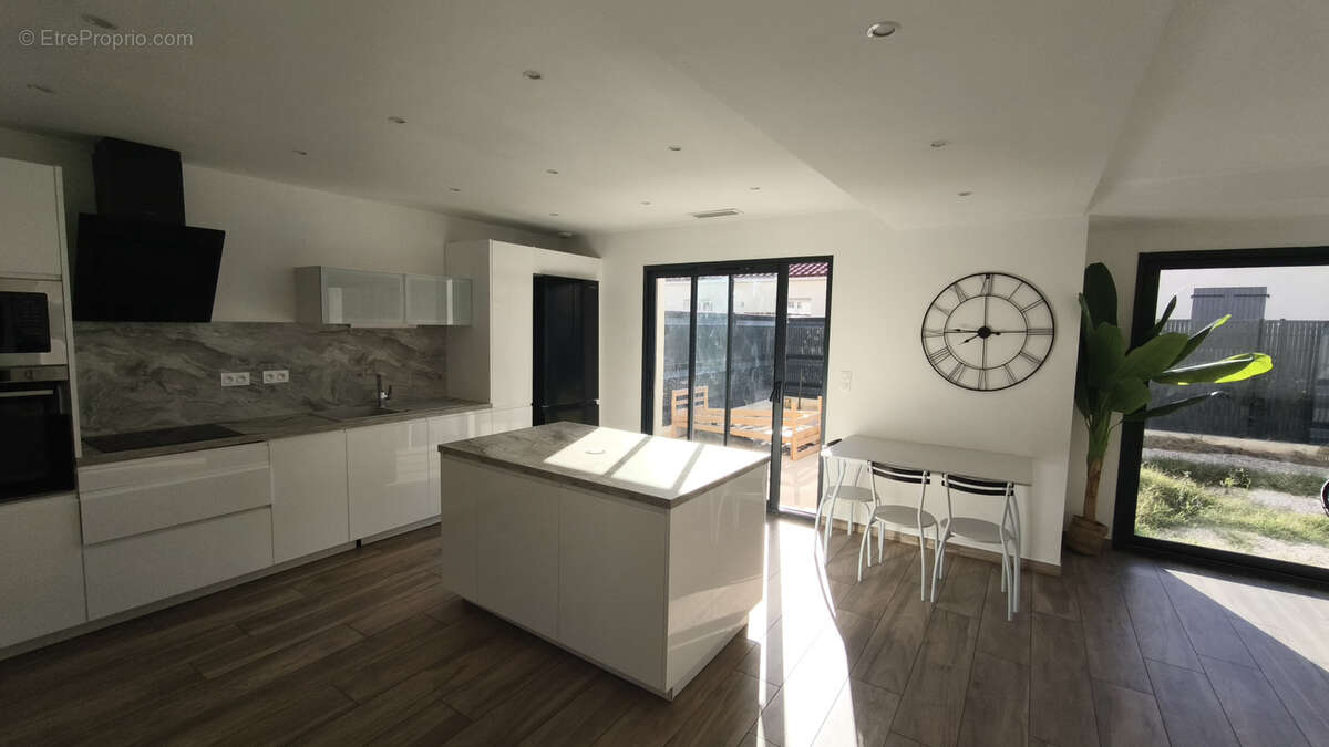 Maison à SAINT-GENIS-DES-FONTAINES