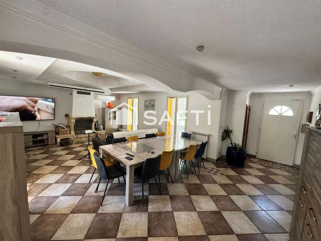Maison 165 m² à Saint-Maximin-La-Sainte-Baume  - photo 5