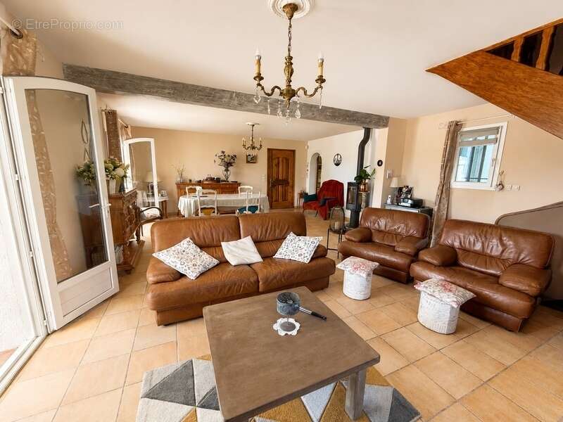 Maison à vendre 6 pièces 130 m2, dépendance, piscine, jardin  LAURIS (84) - photo 8
