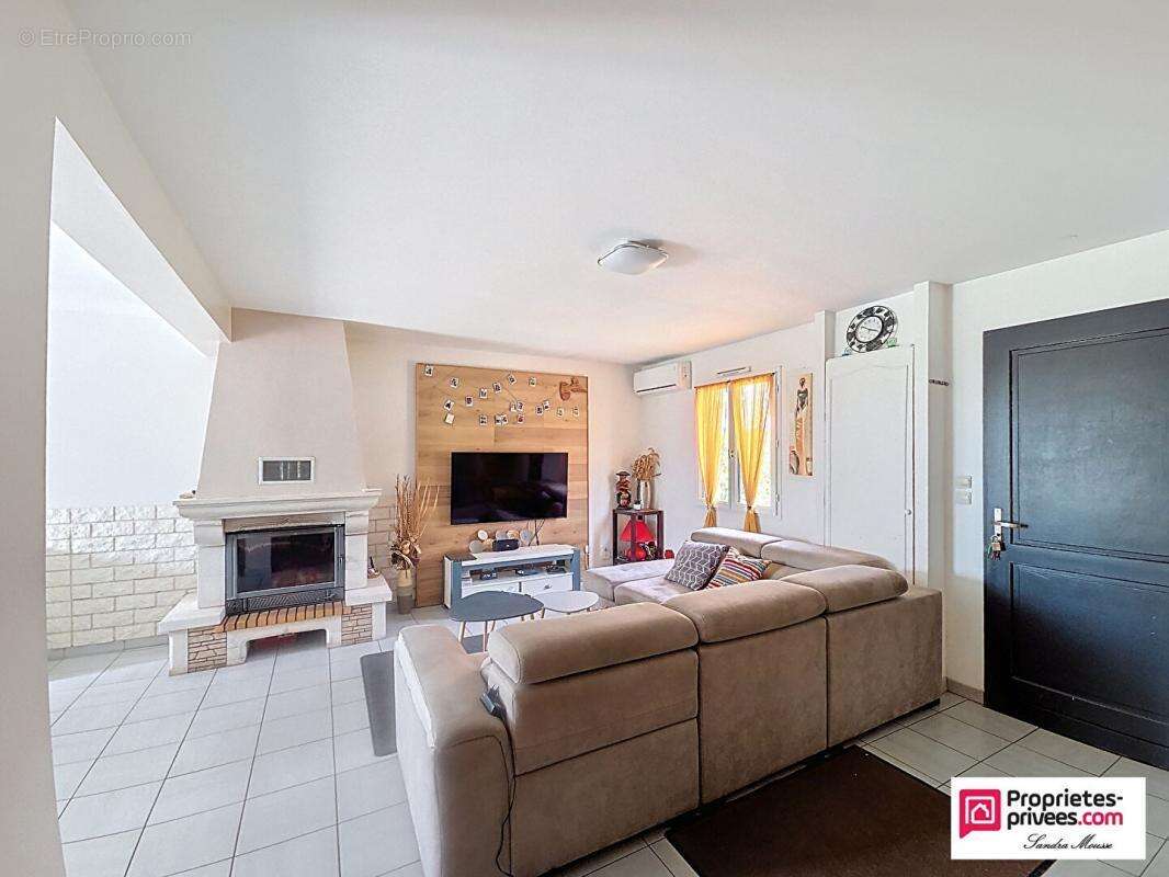 Maison à MAIGNELAY-MONTIGNY