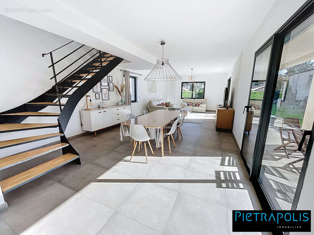 Maison 135 m² à Limas  - photo 5
