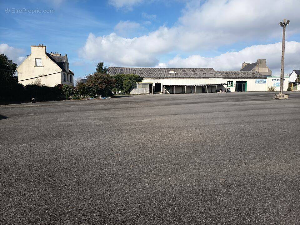 Commerce à LANDIVISIAU