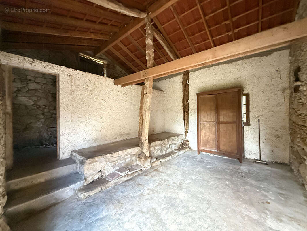 Maison en pierre à rénover - photo 16