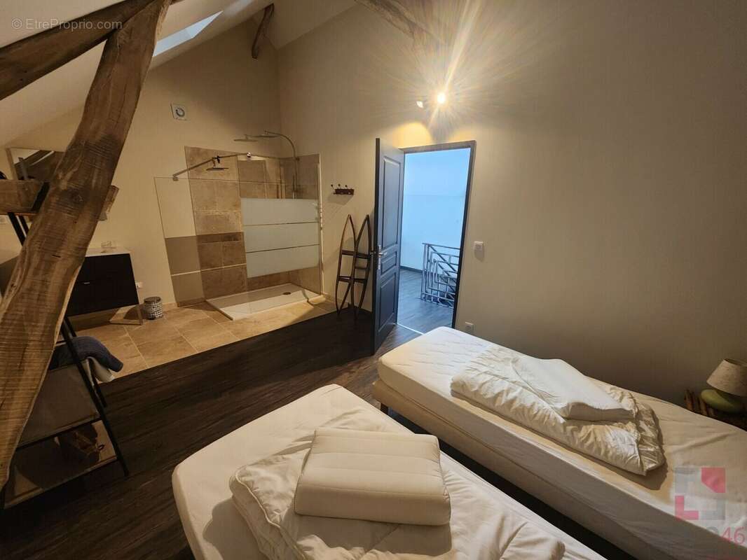 Maison à SALVIAC