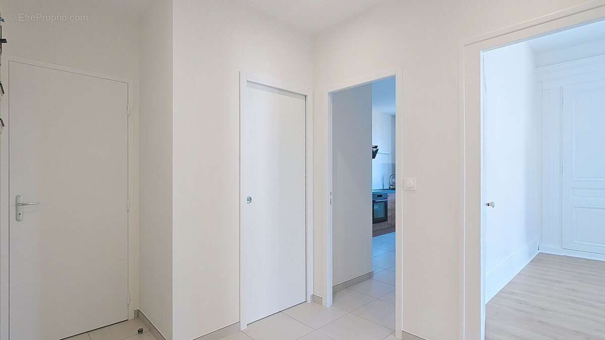 Appartement 65 m² à Pierre-Benite  - photo 45