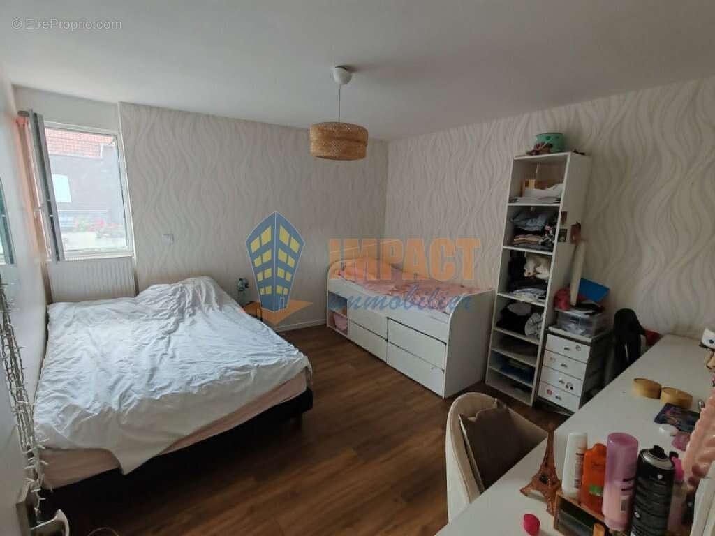 Maison familiale 4 chambres, jardin et parking en centre ville - photo 7