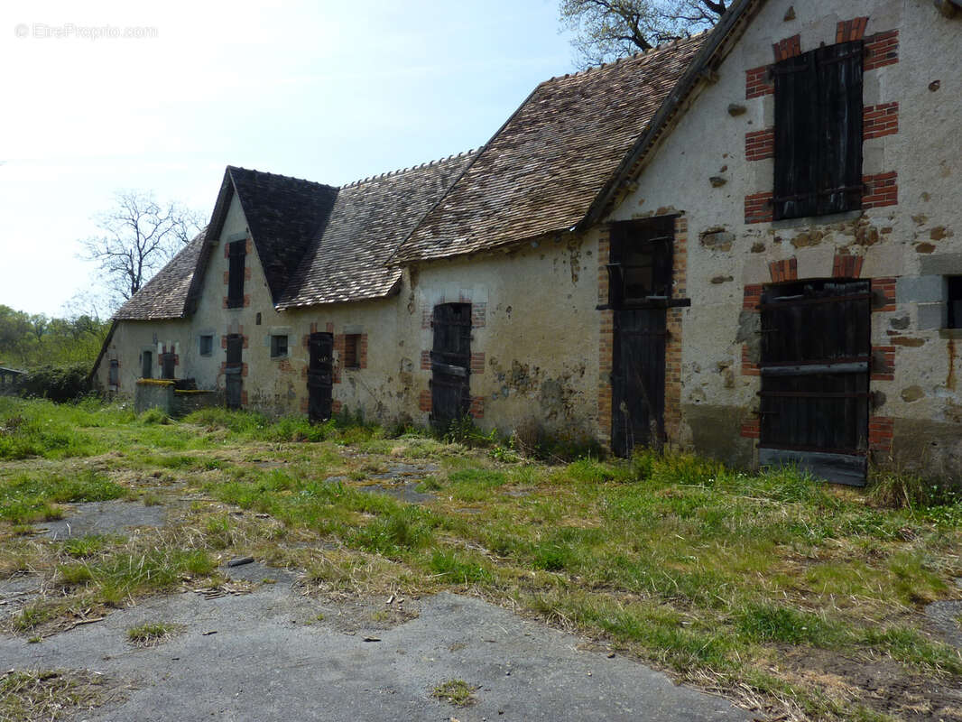 Maison à COULONGES