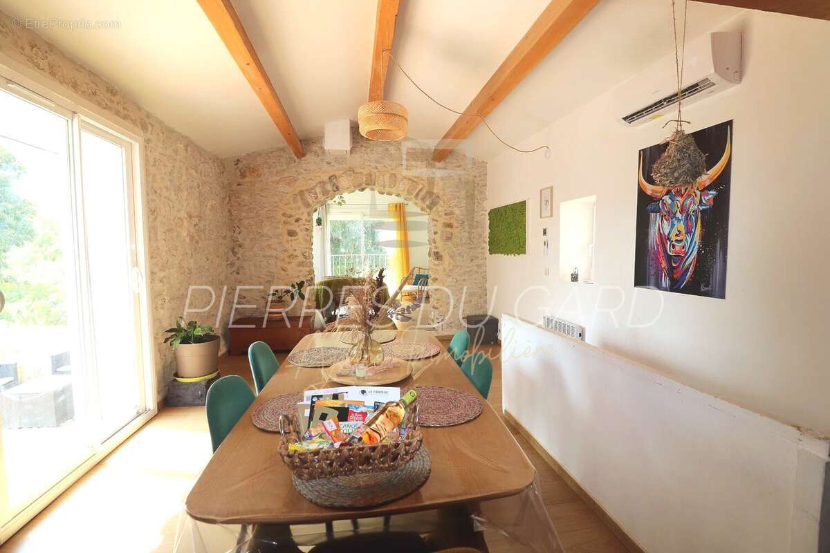 Maison à SAINTE-ANASTASIE