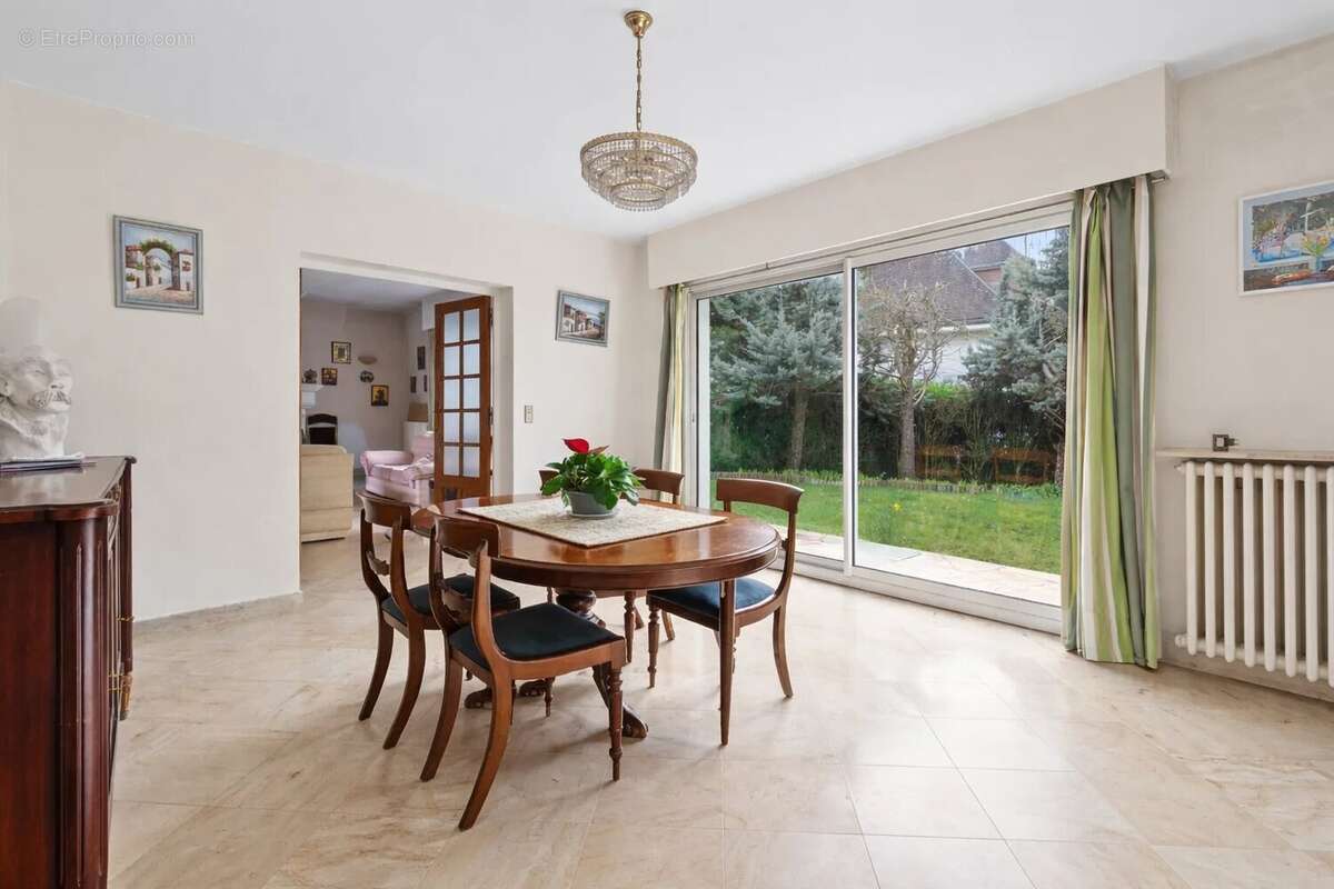 Maison à VAUCRESSON