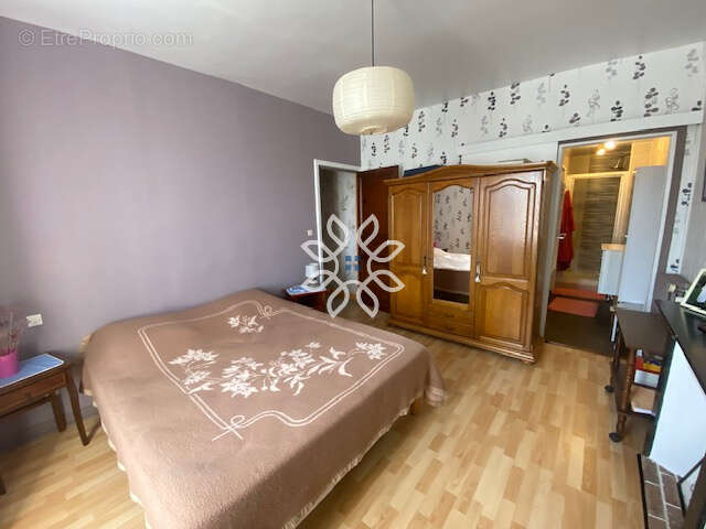 Maison familiale avec sous-sol complet et jardin - photo 20