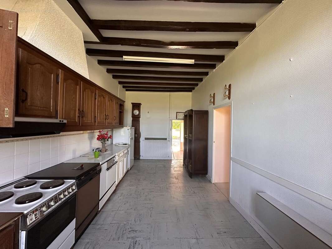Propriété en pierre avec double garage et grange près d'Eymet - photo 4