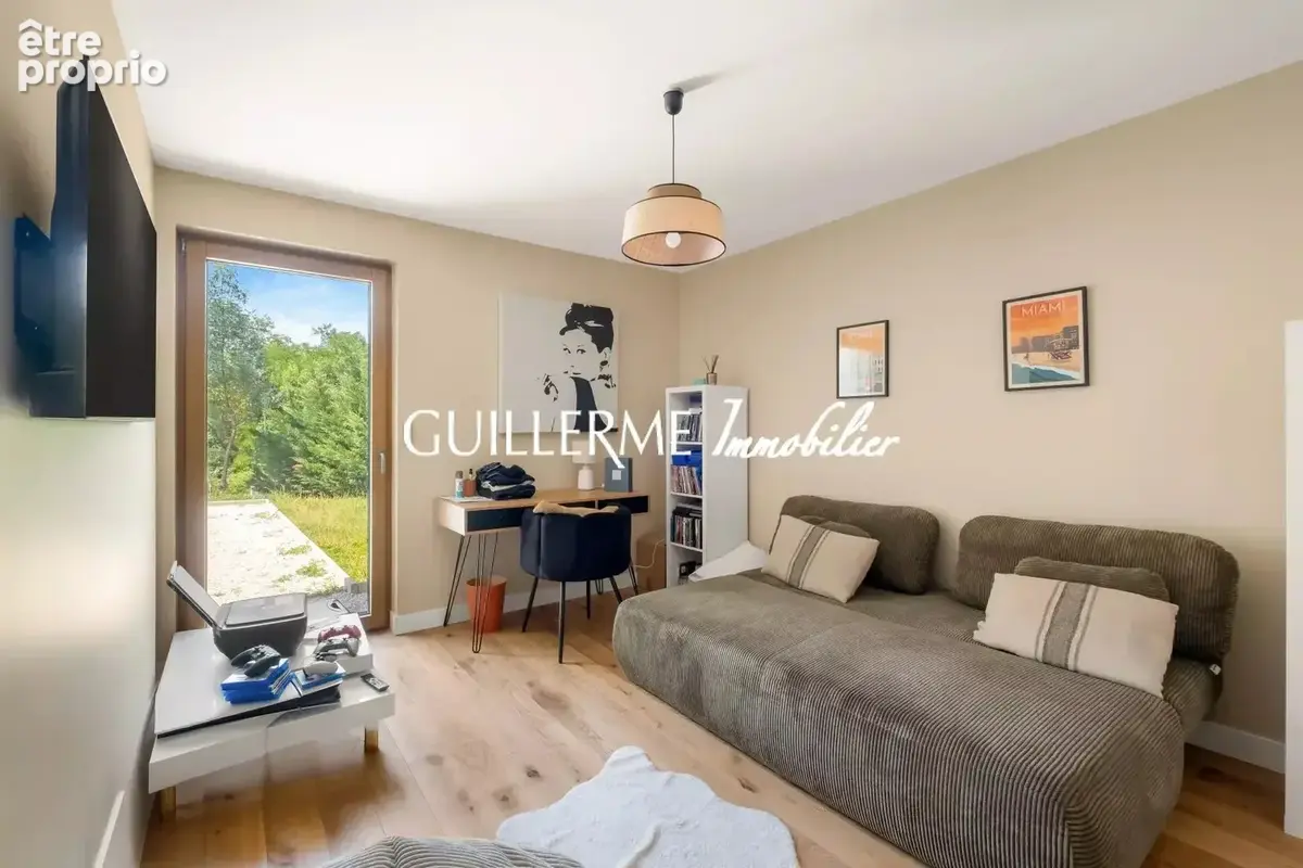La Tour-de-Salvagny – Maison contemporaine de 228 m² – 5 suites – Piscine – Terrain de 2 150 m² - photo 17