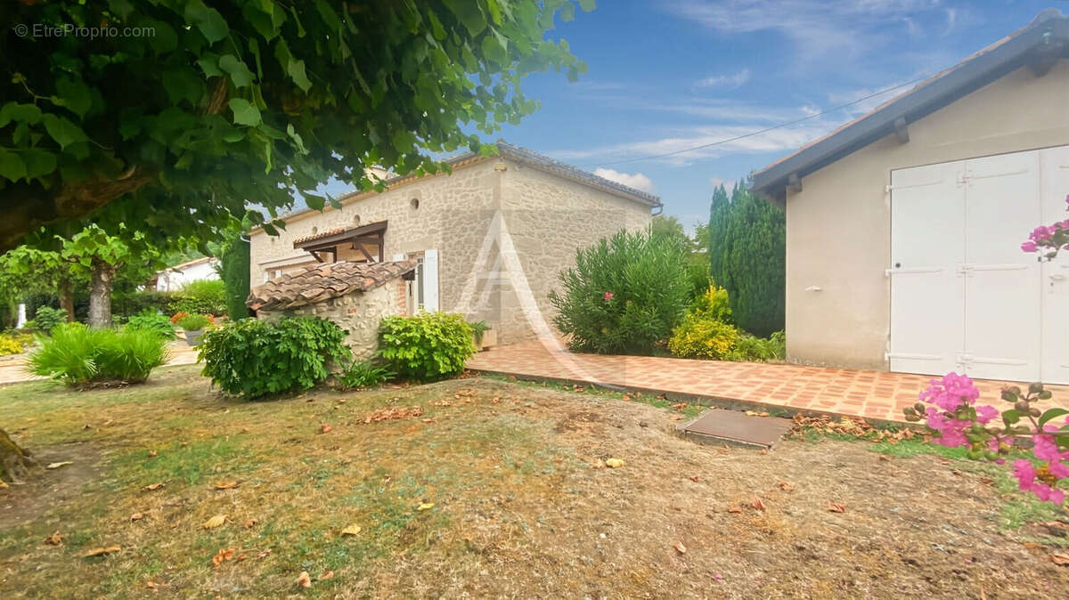 Maison en pierre de plain-pied - photo 3