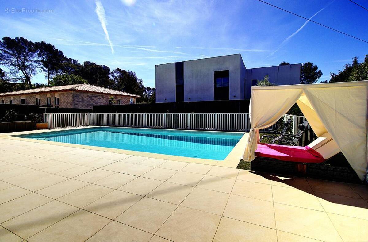 Appartement à MOUGINS