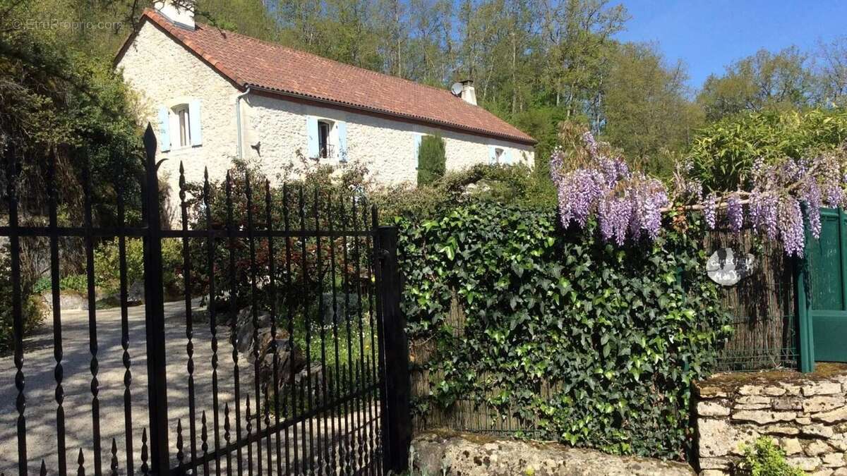 Maison à PUY-L&#039;EVEQUE