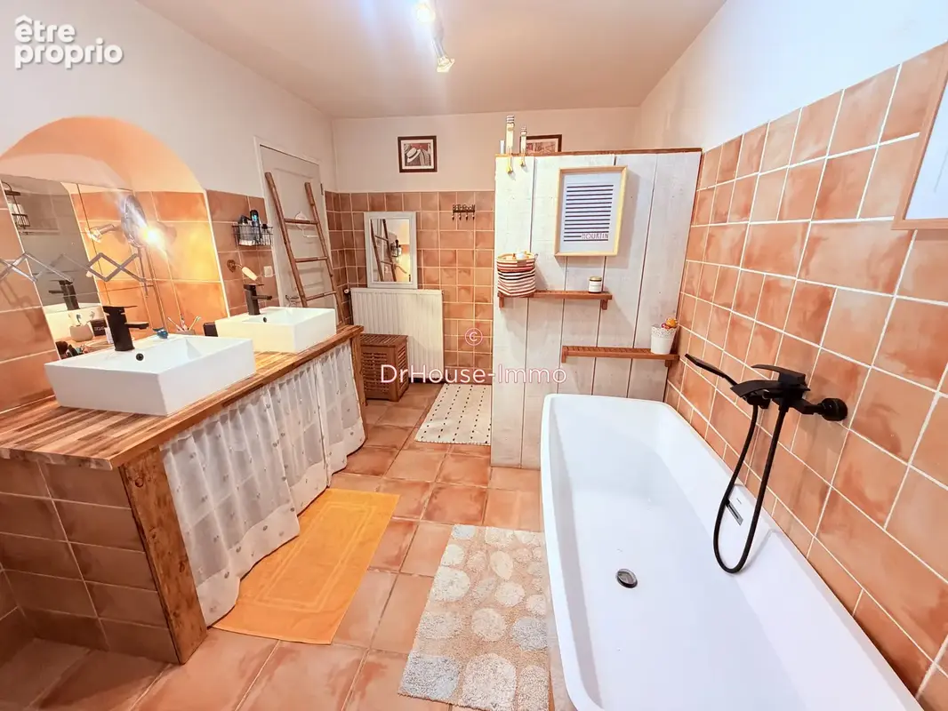 Maison 6 pièces 255 m² à vendre à Saint-Laurent-Medoc (33112) - photo 18