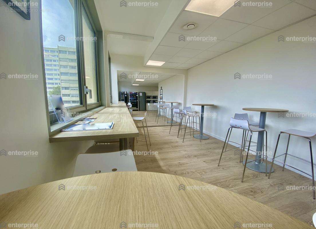 Amiens centre - bureaux aménagés à vendre - de 320 à 2600 m2 - 100 % erp pmr - photo 2