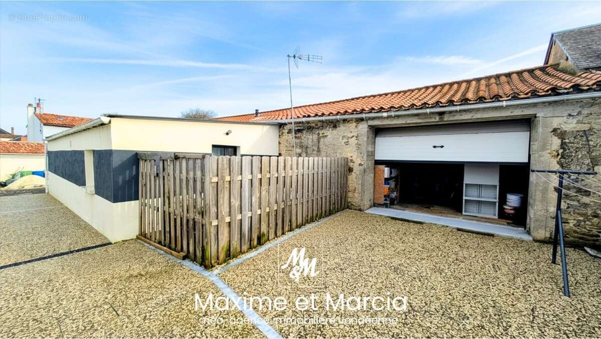 Maison à LE GIROUARD