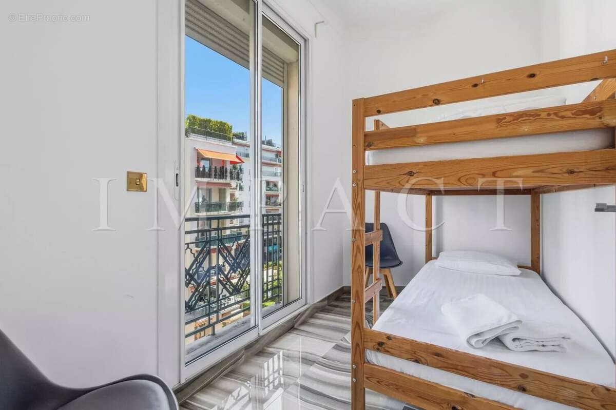Cannes Croisette Grand Hotel Appartement 5 Pièces à Vendre - photo 17