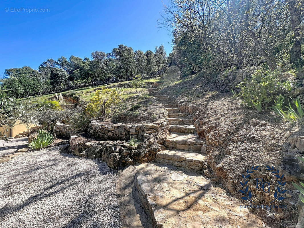 Maison à BESSE-SUR-ISSOLE