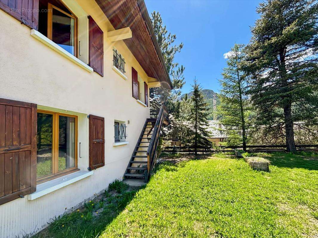 Maison à LA SALLE-LES-ALPES