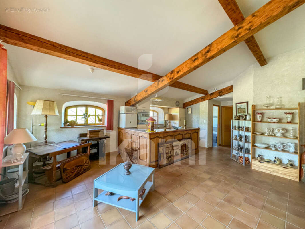 Maison à LA BEGUDE-DE-MAZENC